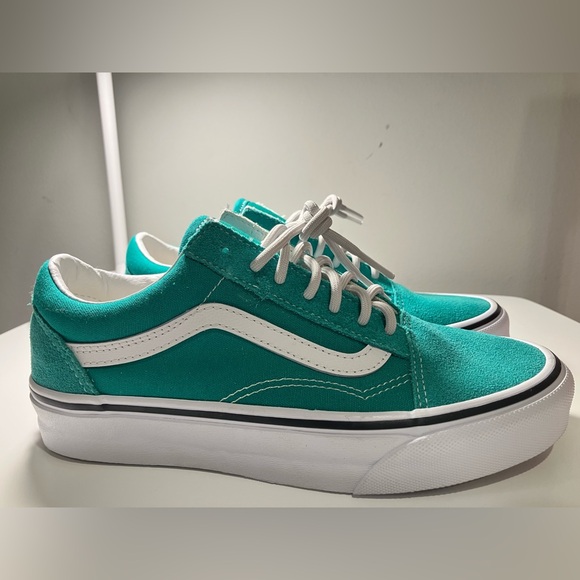 Vans - Picture 5 of 7